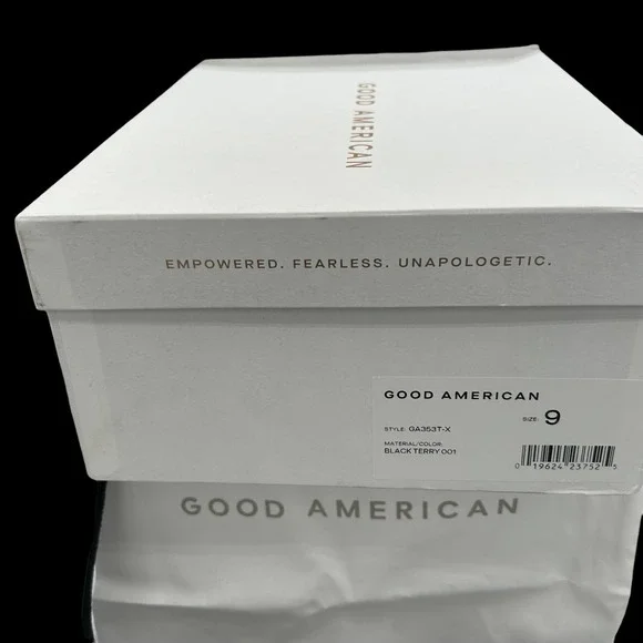 Good American Terry Kickstand Slides in a Size 9 Black New In Box - Picture 9 of 11